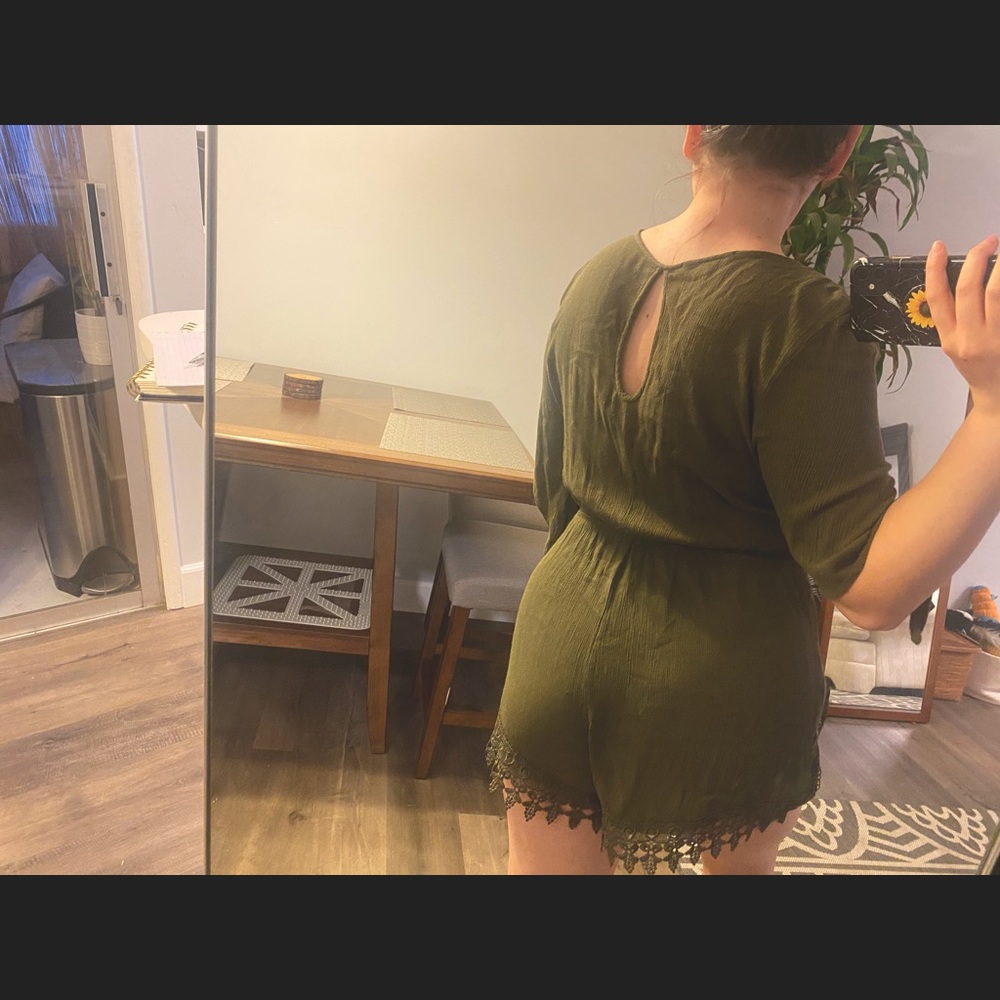 Romper - Picture 1 of 3